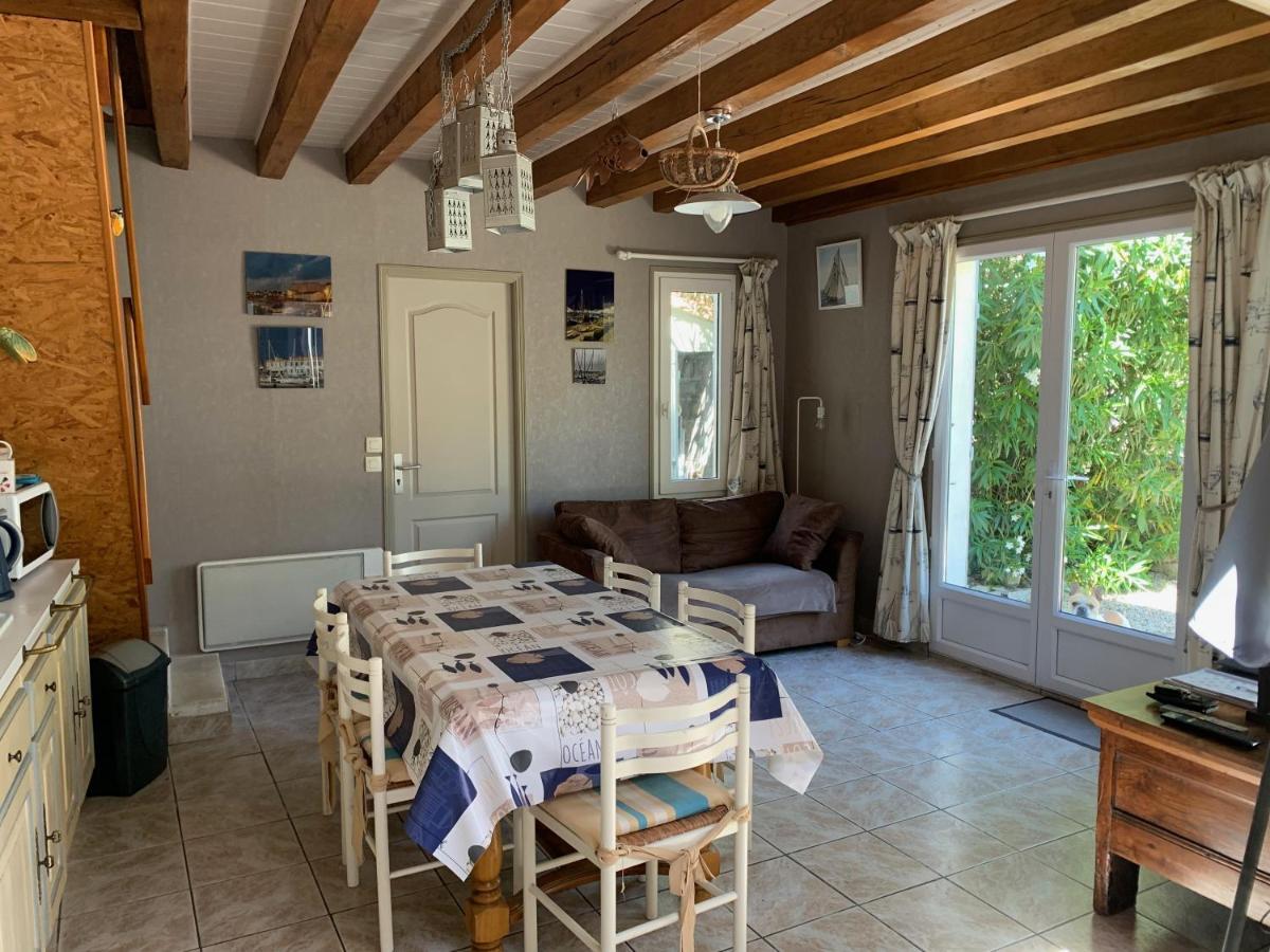 Maison De Pays Au Centre Du Village Saint-Martin-de-Ré Eksteriør billede